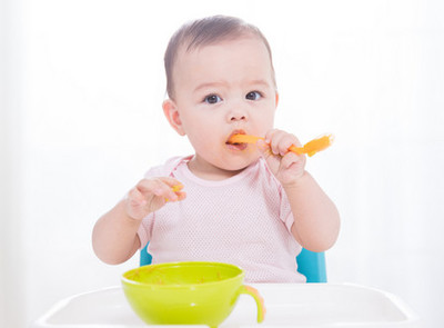 宝宝每天吃多少钙