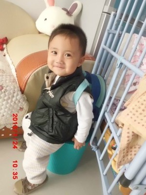 几个月的小孩可以坐