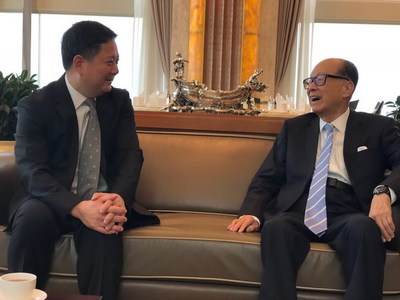 房间门和橱柜门的颜色