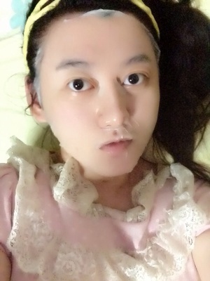 敏感肌脸上总是小痘痘