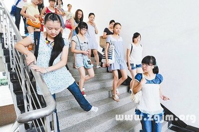 做梦下楼梯