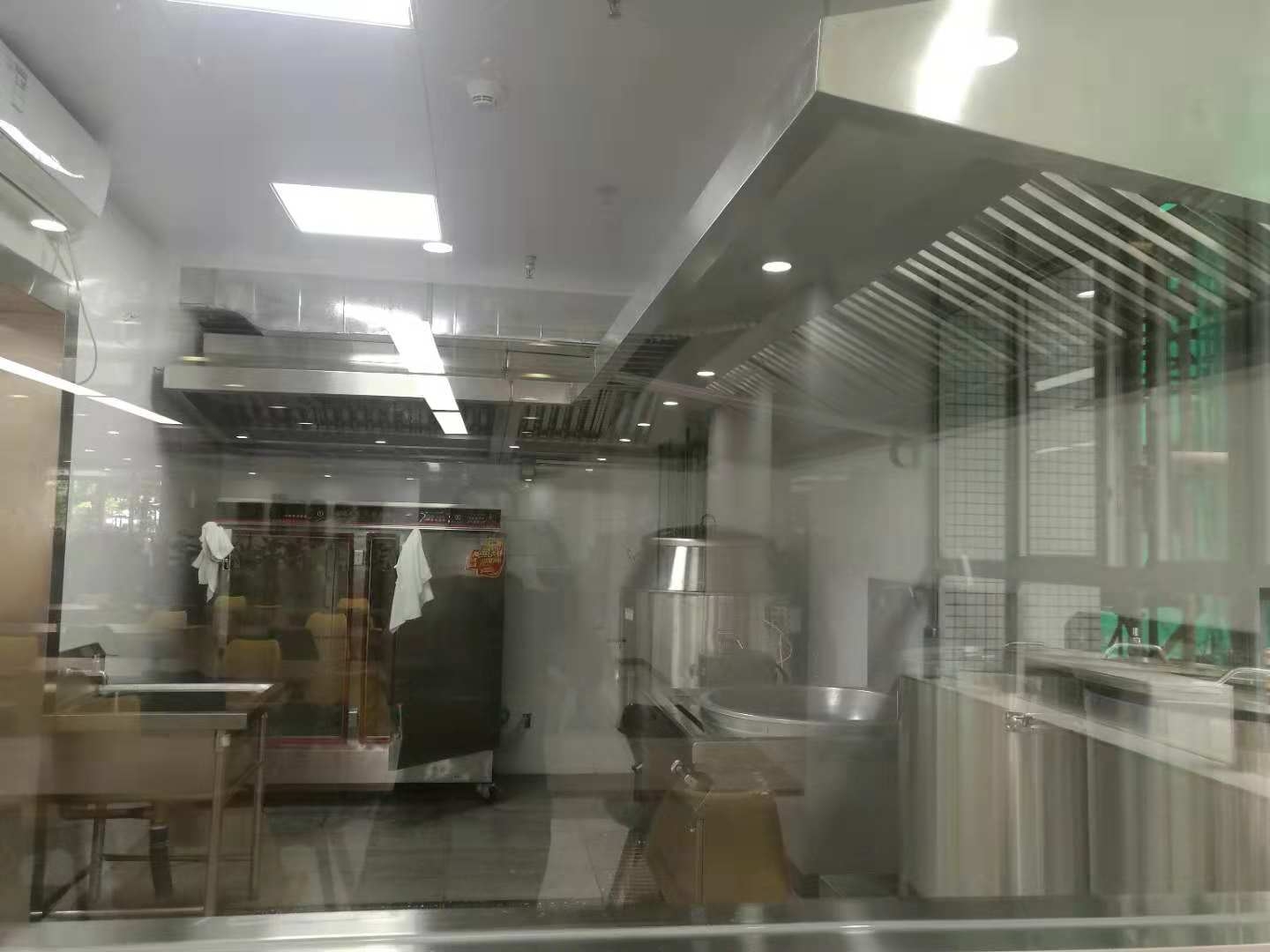 饭店厨房用什么顶
