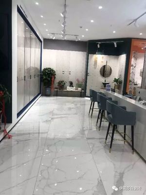 开瓷砖店一年挣多少