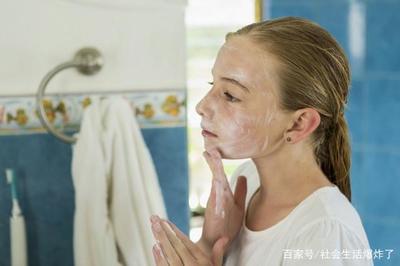 脸部两侧长痘痘