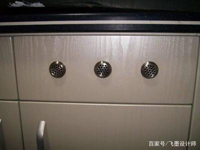 橱柜下方爆炸
