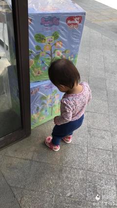 宝宝好动一刻不停