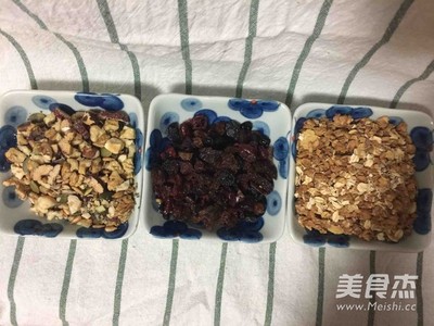 坚果燕麦片棒制作方法