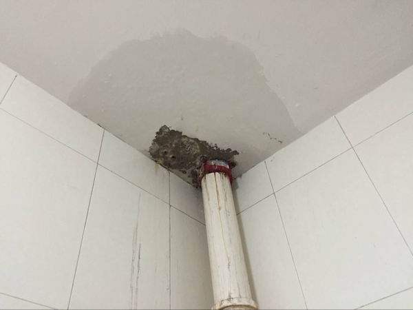 厨房位置在漏水漏水