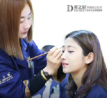 学化妆多久可以考证