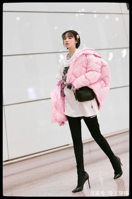 小女孩露耳朵短发发型