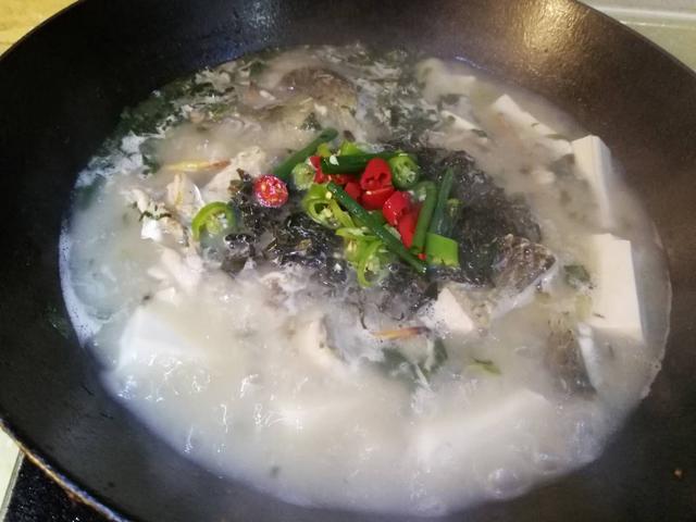 白菜煲鱼汤的做法大全家常