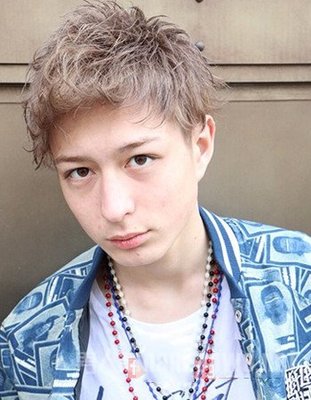 男生短发烫发发型小卷