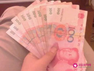 梦见我给别人钱