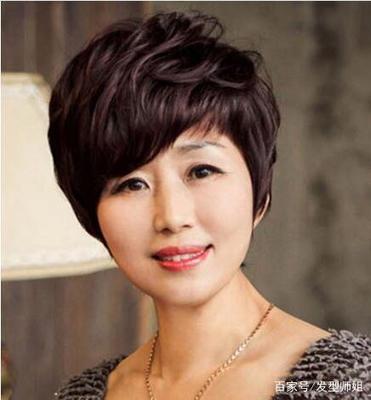 四十岁的女人做什么发型好看