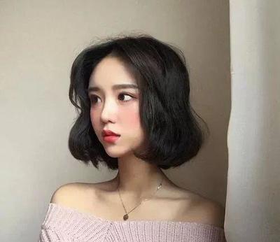 头大脸大适合什么短发