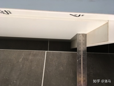 橱柜吊柜底板更换