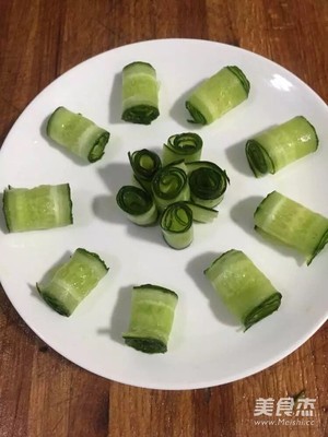 凉拌黄瓜卷做法大全家常