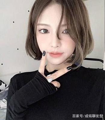 显脸瘦的发型女