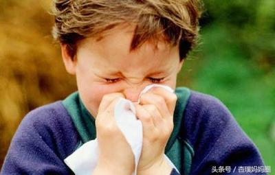 宝宝打喷嚏是冷吗