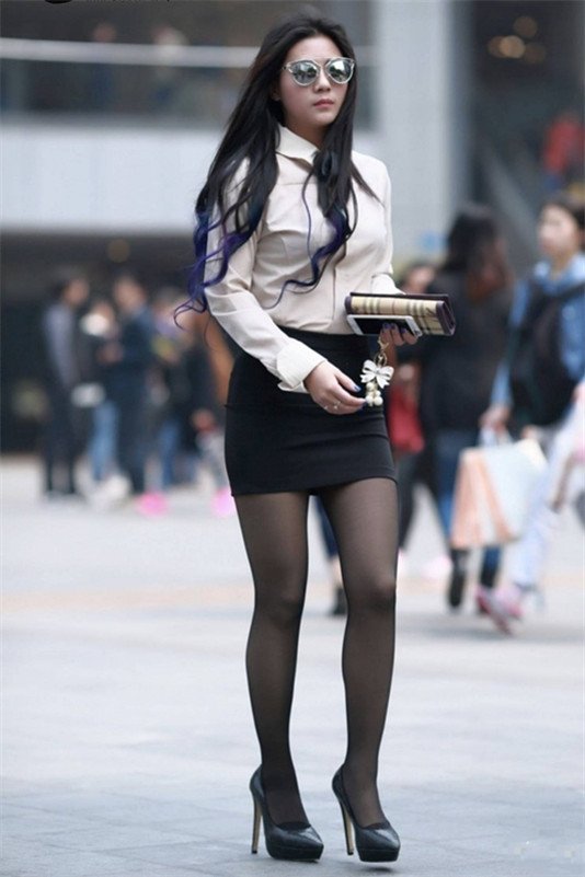 美女穿全身塑料丝袜