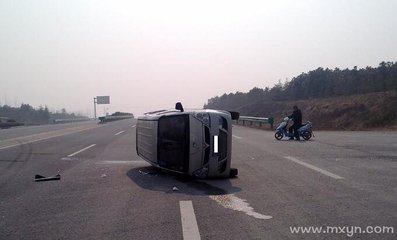 梦见别人的车