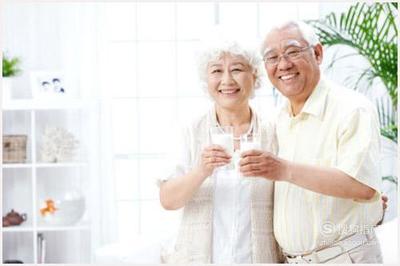 老年人什么时间喝奶粉好