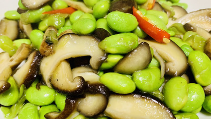 老鸡青豆香菇