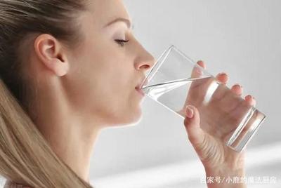 一天八杯水能减肥吗
