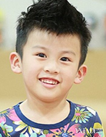 小男孩夏季清爽发型
