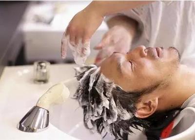 女人梦见自己洗头好吗