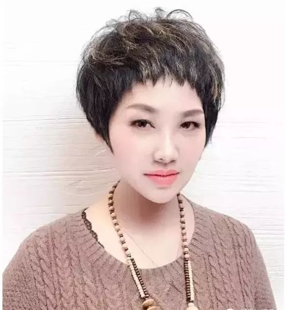 短发纹理发型
