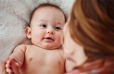 新生儿什么时候开始认人
