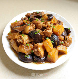 香菇焖鸡肉简单做法