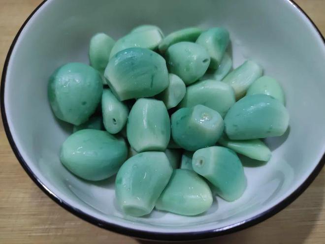 冰糖腌大蒜的制作方法