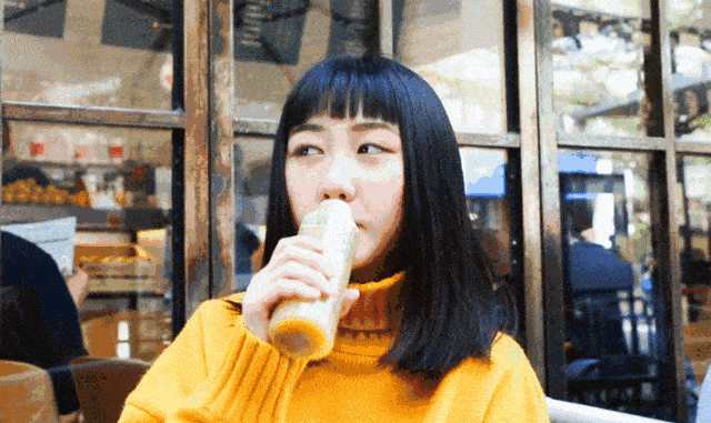 女孩子吃菠萝是什么梗