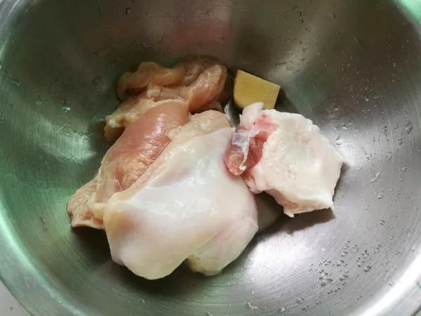白水煮鸡胸肉如何去腥