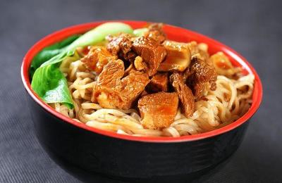 猪肉煮面条的做法大全家常