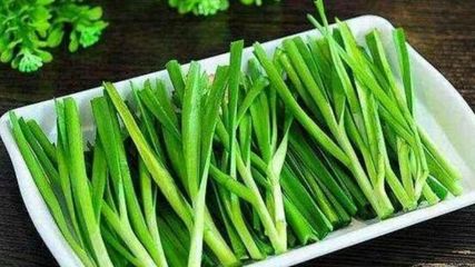 月子期间可以吃韭菜吗