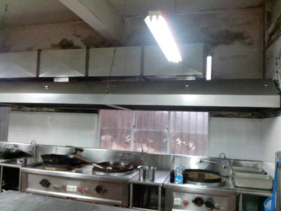 饭店厨房无窗户
