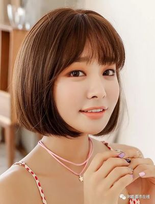 显脸瘦的发型女