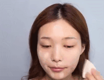 粉底液可以直接涂脸上吗