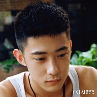 男生发型平头