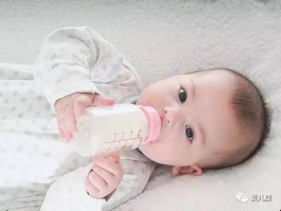 6个月宝宝吃多少奶