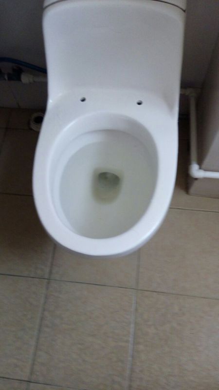 马桶堵了图片