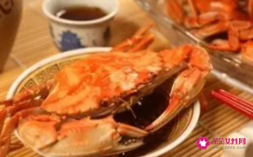 喝茶可以吃螃蟹吗?螃蟹和茶可以一起吃吗?