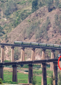 为什么火车经过一座桥要鸣笛