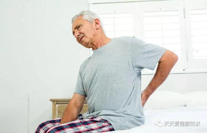 老年人胳膊疼是怎么回事