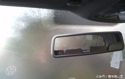 玻璃水怎么擦玻璃