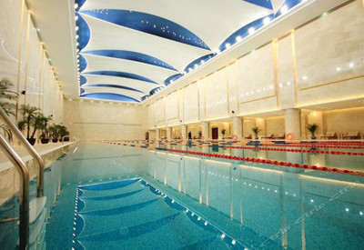 天津带泳池的酒店