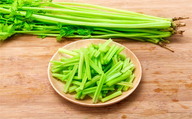 月子能吃芹菜吗